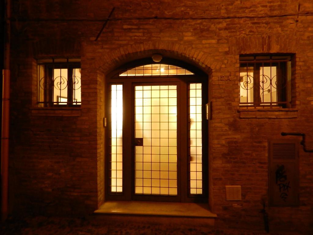 Апартаменты La Casa Degli Zii Феррара Экстерьер фото