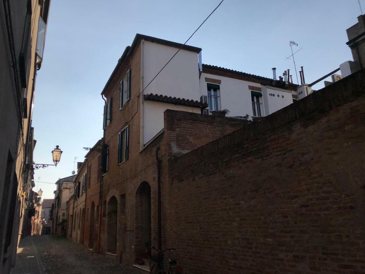 Апартаменты La Casa Degli Zii Феррара Экстерьер фото